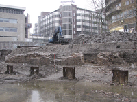 901242 Afbeelding van een gedeelte van de uitgegraven slotgracht van het voormalige Kasteel Vredenburg, op de ...